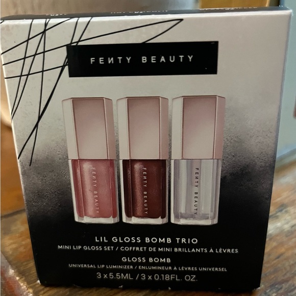 Irresistible shine and nourishing wear.3 colors-hot chocolate, fussy and shine - Picture 1 of 4